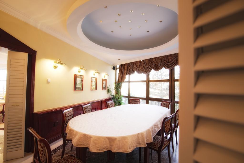 Bellevue Hotel And Resort 바르데요프 외부 사진