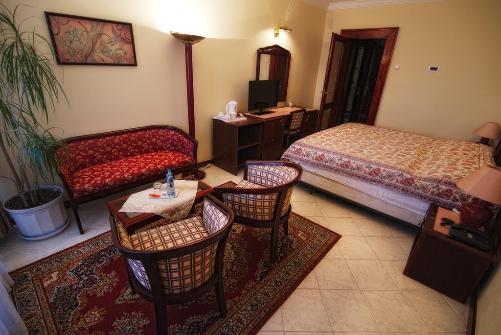 Bellevue Hotel And Resort 바르데요프 객실 사진